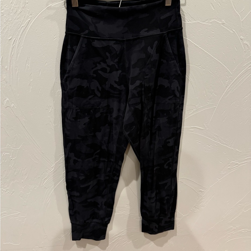 Lululemon align joggers cropped